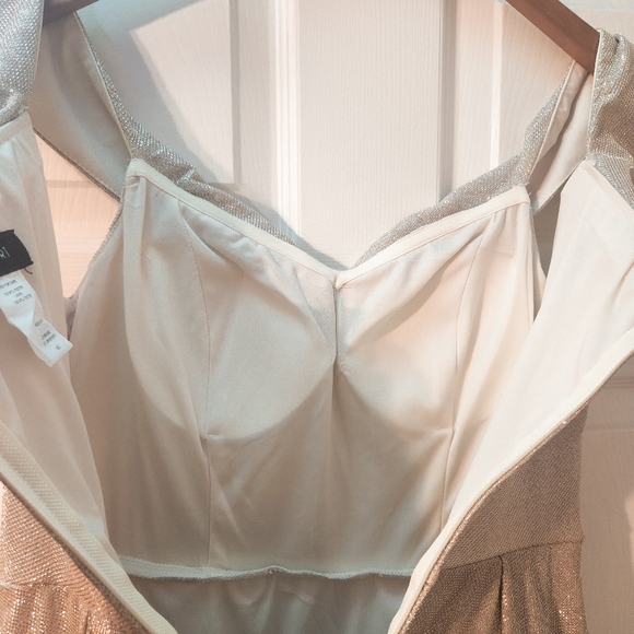 B. Smart Juniors Gold Party Dress, Size Large - Picture 5 of 7